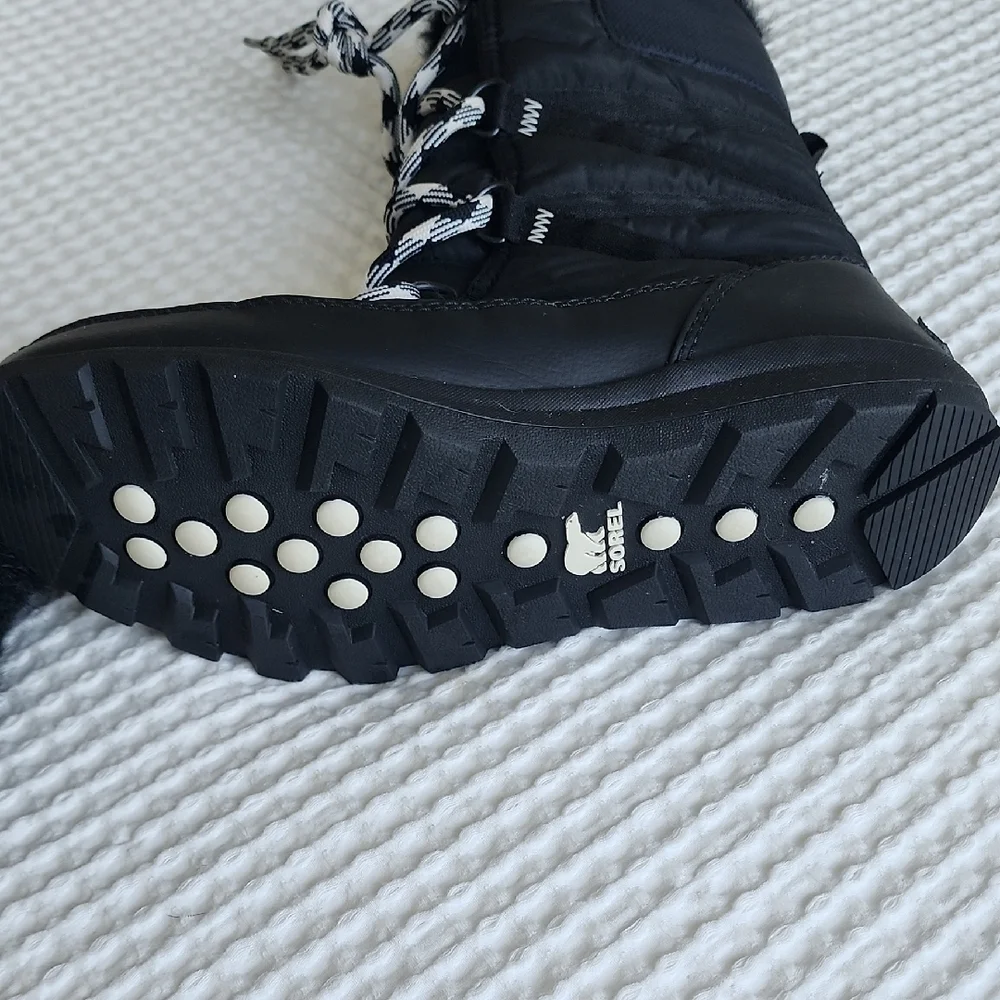 Sorel Women's Black Snow Boot with Faux Fur Trim - Picture 2 of 8